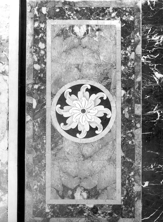 motivo decorativo floreale (rilievo) by Ripoli Pietro Antonio (attribuito) (sec.
